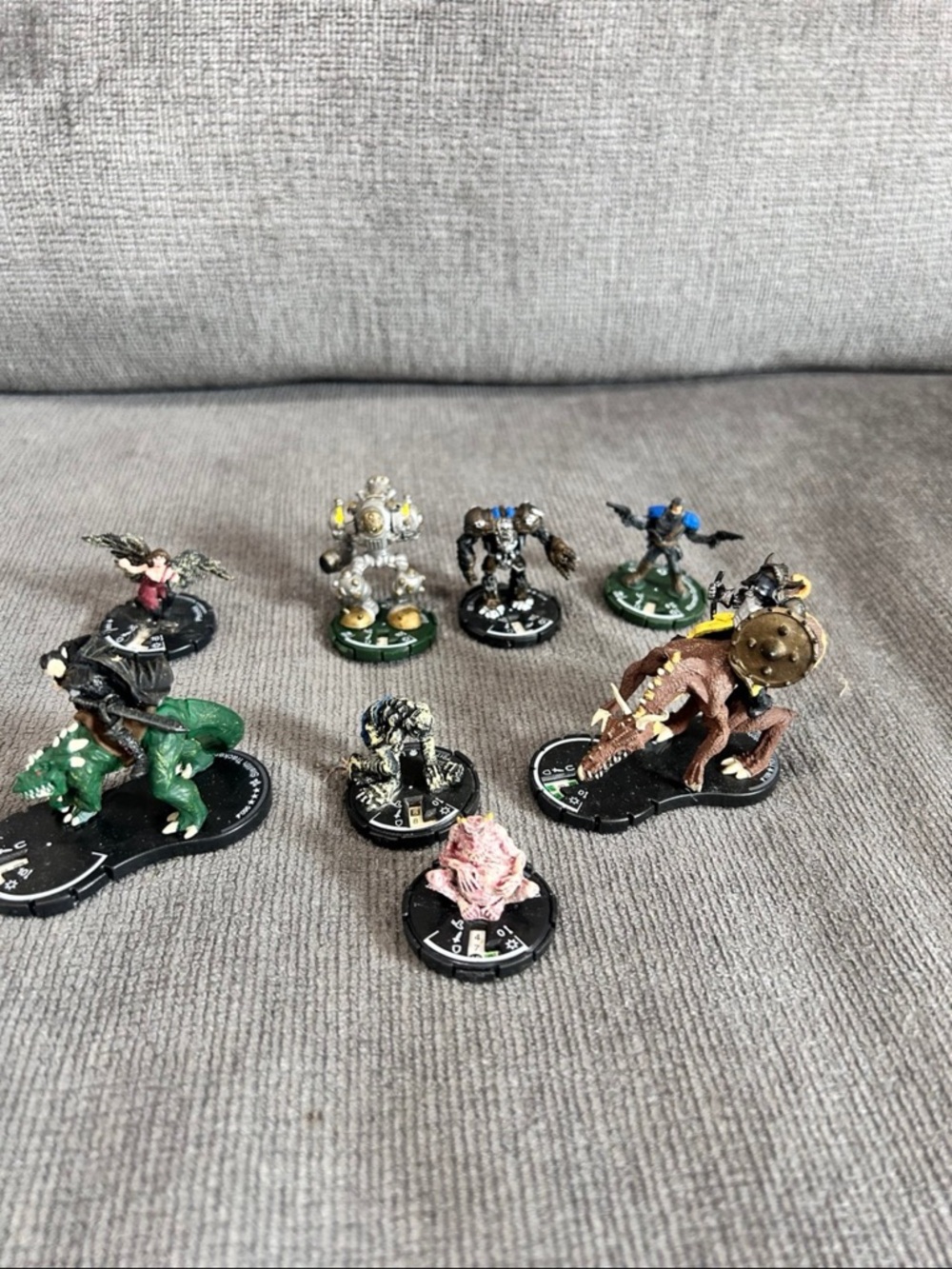 Lot of Miniatures WizKids Games Figures Wizards Dungeon 2000/2001